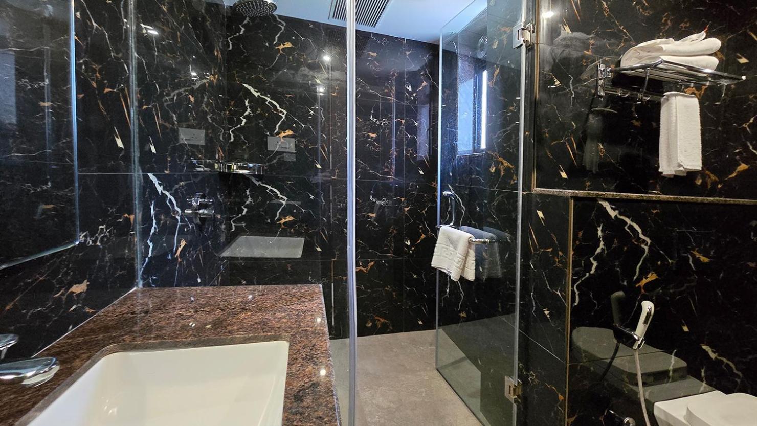 Magnus Nexstar Suites Kalyani Nagar Pune Extérieur photo